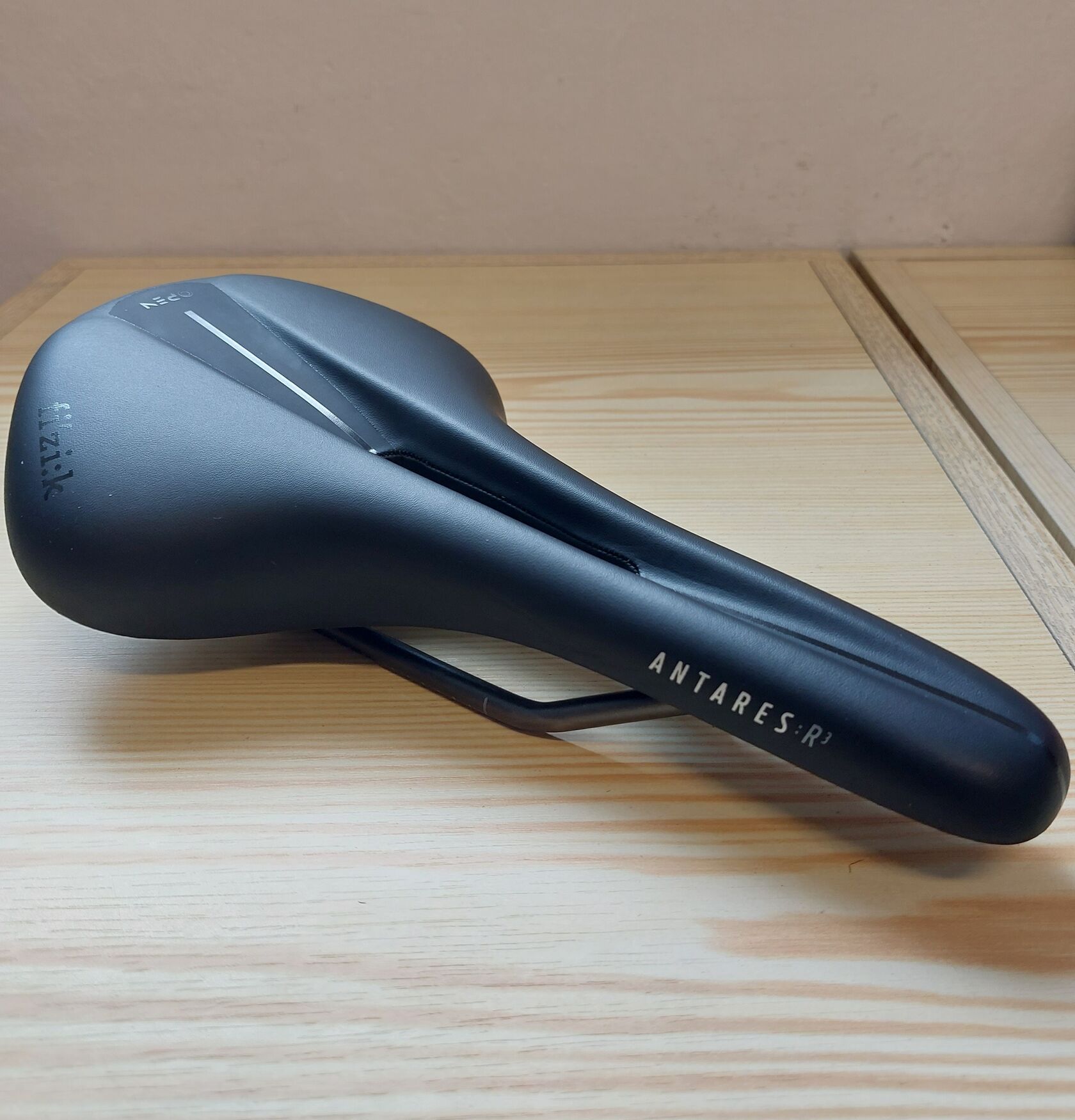 Sedlo Fizik Antares R3 Open Large