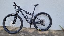 Canyon LUX CF SLX 9, vel. M