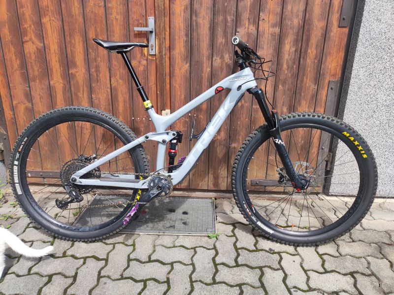 Trek Slash 