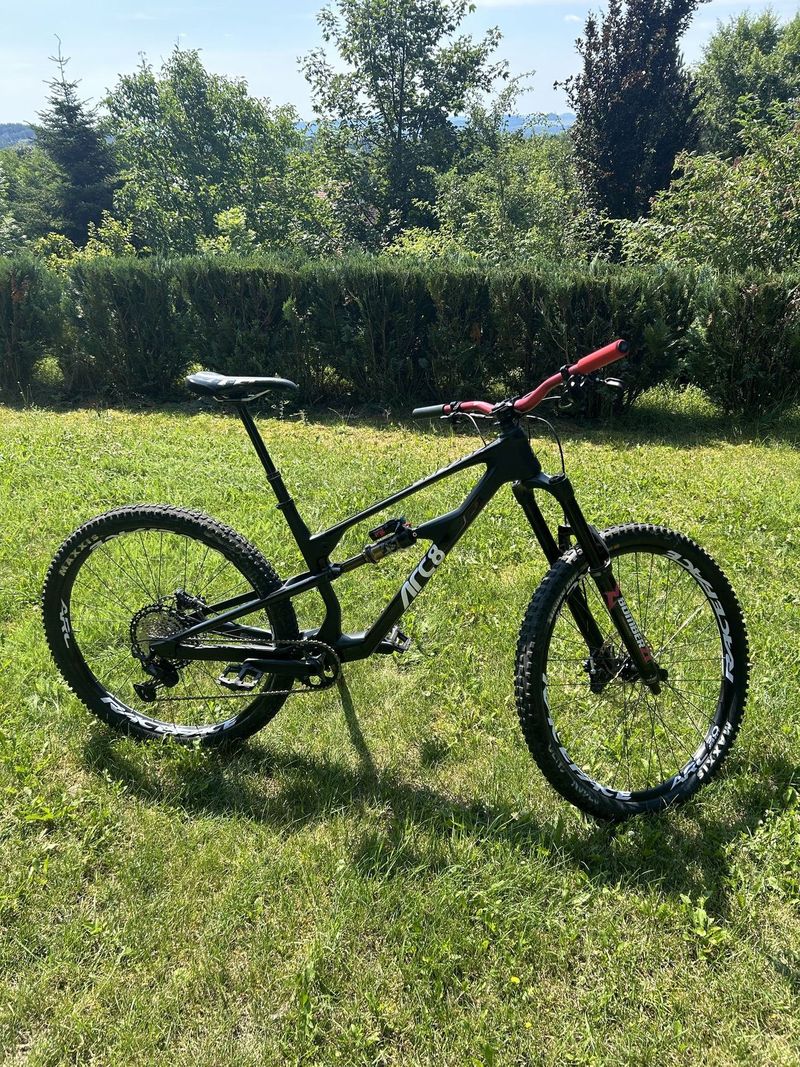 Prodám Švýcarké enduro ARC8