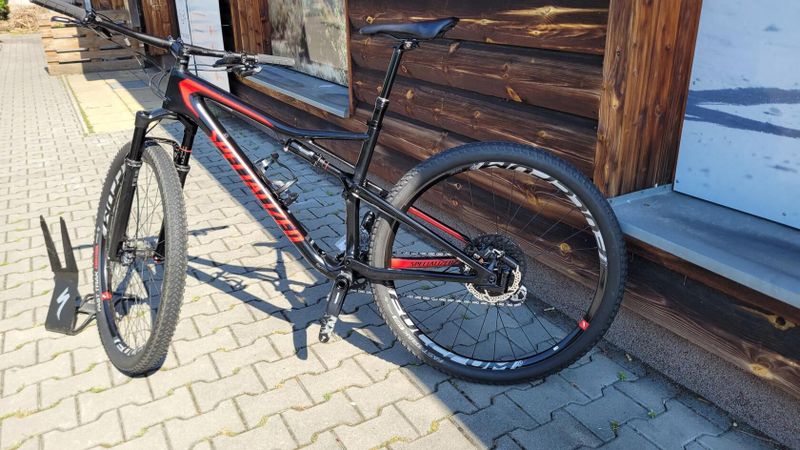 Nadstandardně vybavený SPECIALIZED Epic Comp Carbon