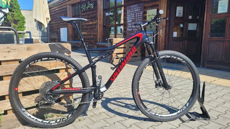 Nadstandardně vybavený SPECIALIZED Epic Comp Carbon