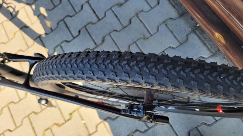 Nadstandardně vybavený SPECIALIZED Epic Comp Carbon