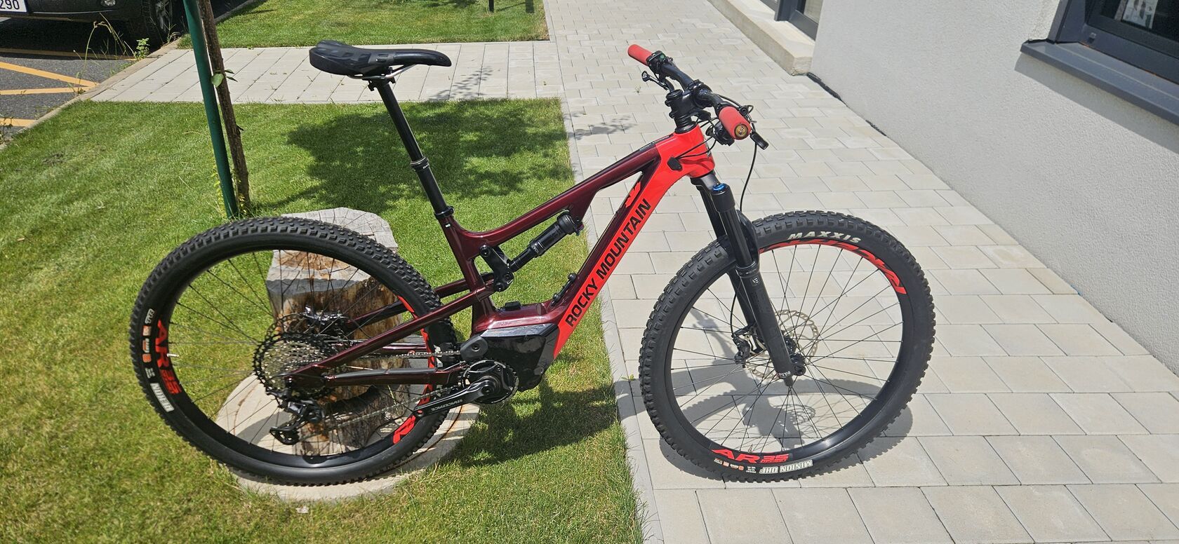 2020 Rocky Mountain Instinct Powerplay Carbon 70 E-Bike