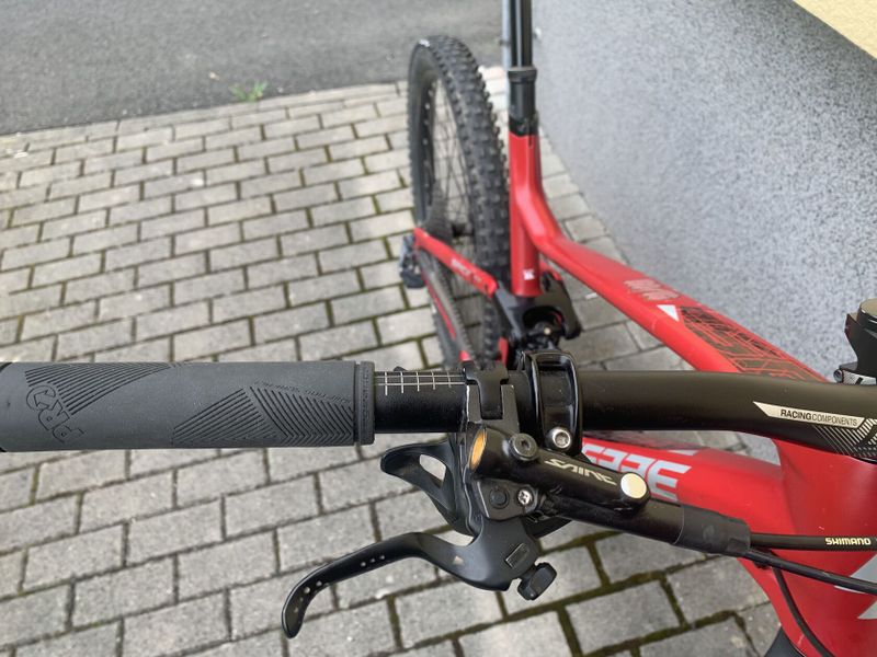 LAPIERRE SPICY CF 6.9 | brzdy shimano saint | progresivní pružina canecreek