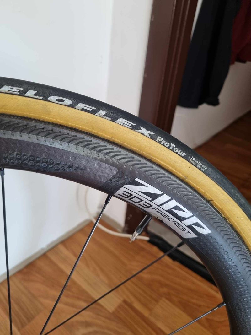 Predám karbónové kolesa Zipp 303 tubular 