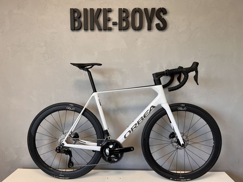 Nové silniční kolo Orbea Orca M35i v MyO designu