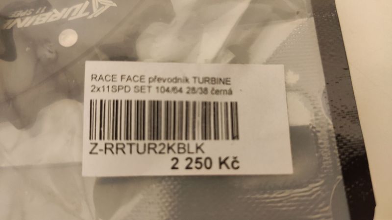 Race Face Turbine 28/38 černý, nový - jen 1800 !