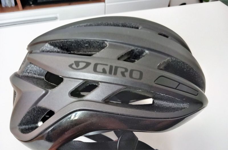 Silniční helma GIRO MIPS