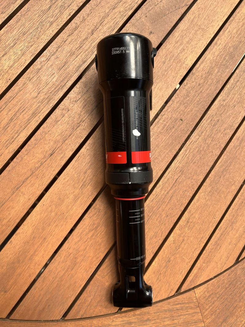 Tlumič RockShox Deluxe Re:Aktiv Thru Shaft 230 x 57.5mm