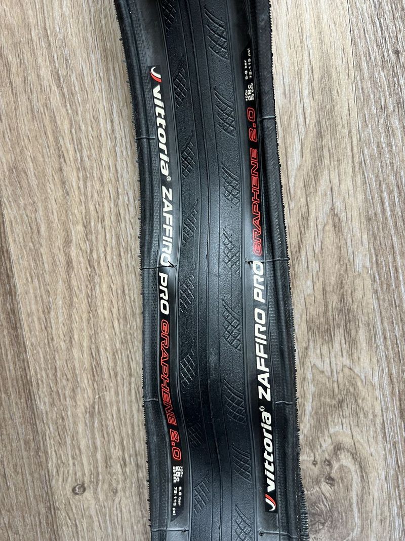 Vittoria zaffiro pro 700-28c