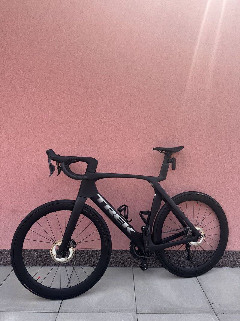 Silniční kolo TREK Madone SLR 7 Gen 7 - deep smoke