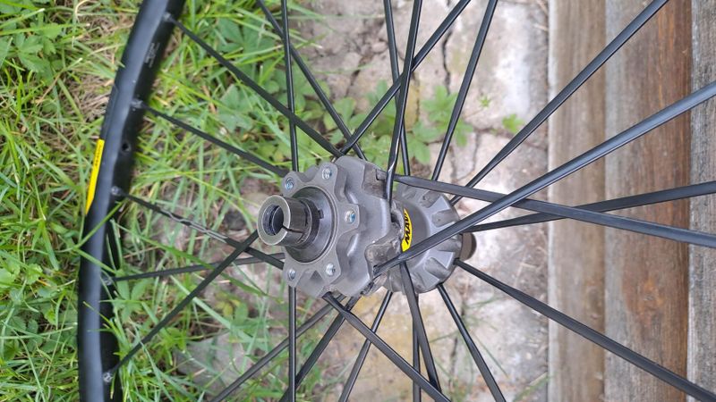 Zapletená kola Mavic XA PRO, Disc 6 děr, XD, pevné osy