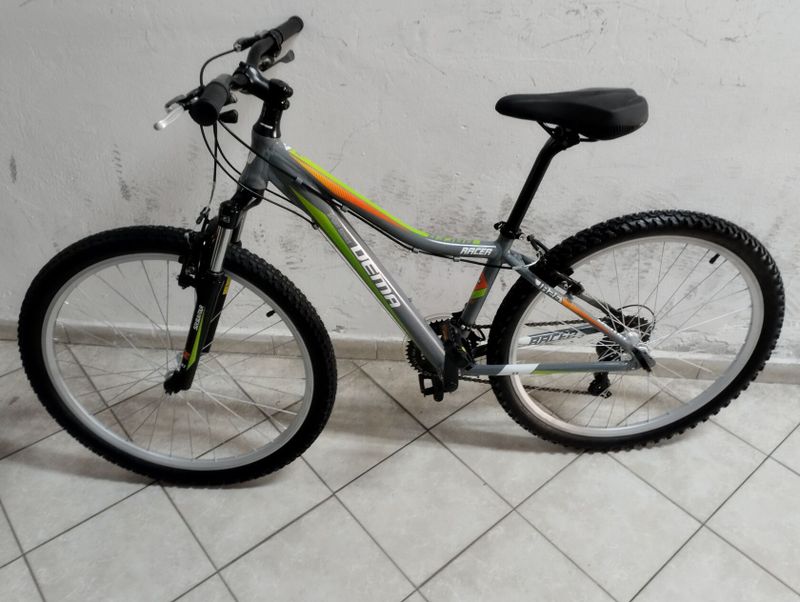 Starší renovované jízdní kolo horské 26" Dema Racer Jr.