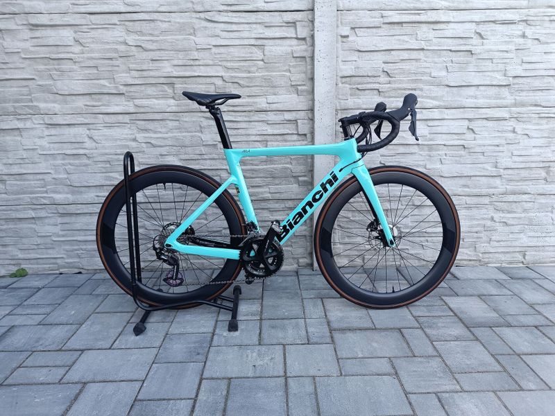 Bianchi Aria disc - karbonová kola Vision