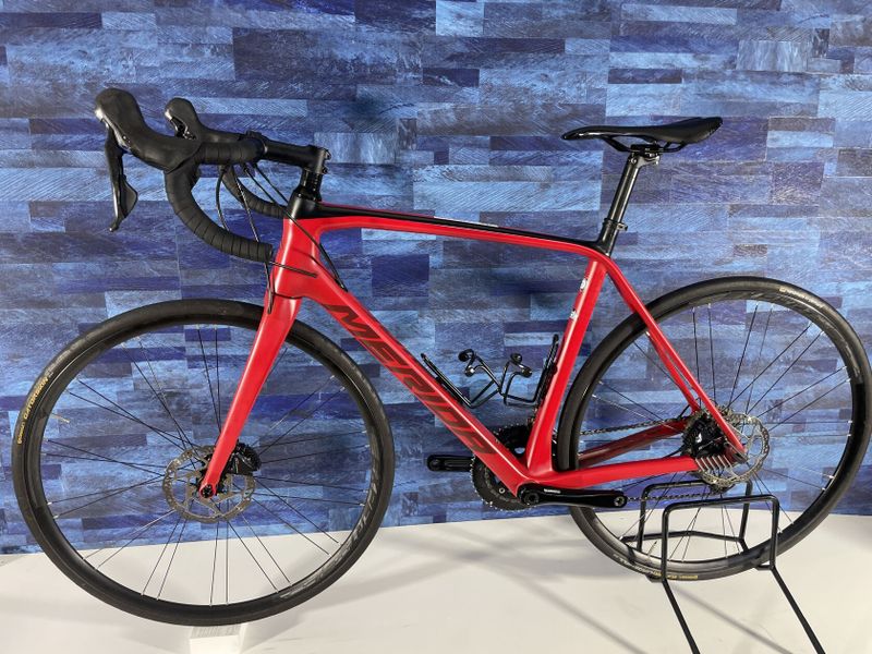 Výprodej kol z půjčovny na konci října Merida SCULTURA carbon Ultegra DISC 2x11 