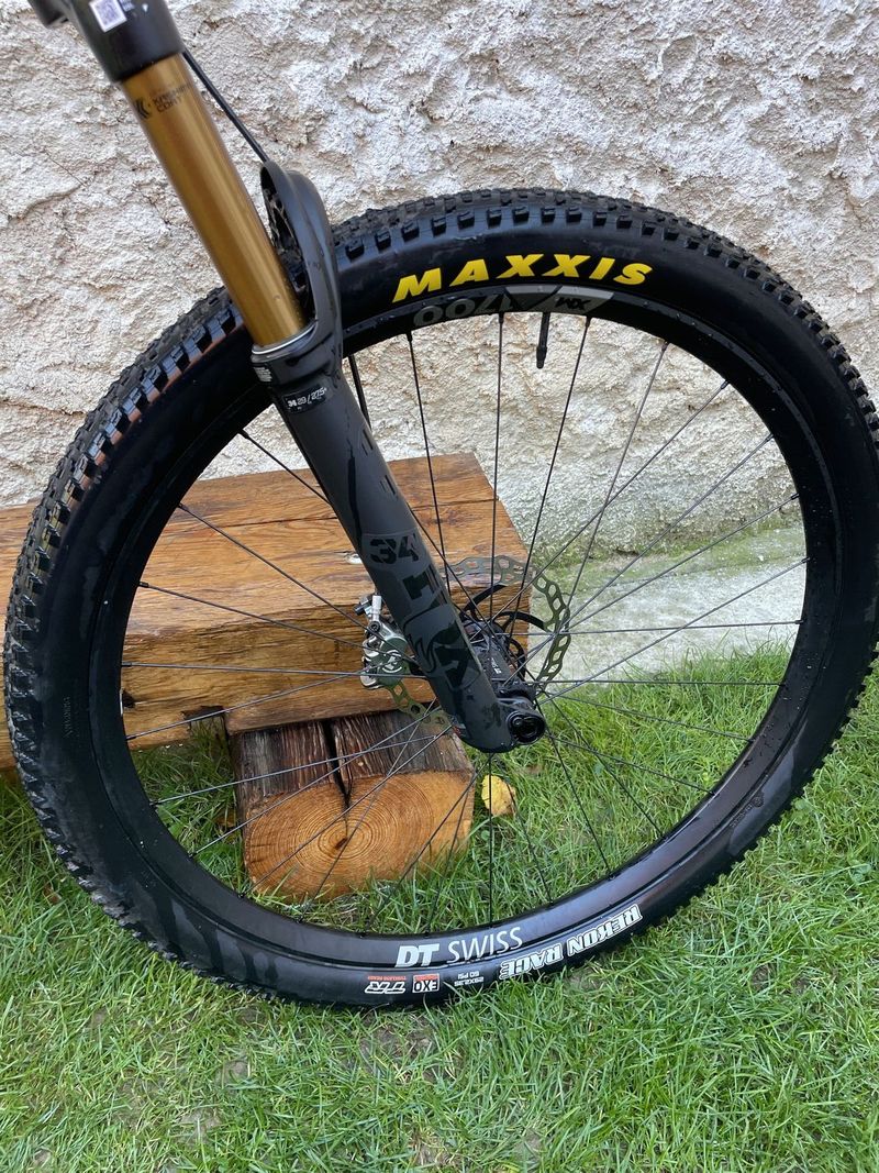 Yeti ARC TurQ Carbon vel. M