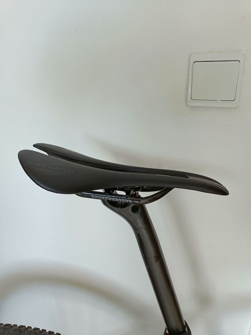 Selle San Marco Superleggera - karbon, 111g!