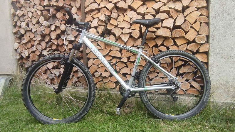 Horské kolo Apache Tuwatawa 26", Shimano Deore, velikost S/M