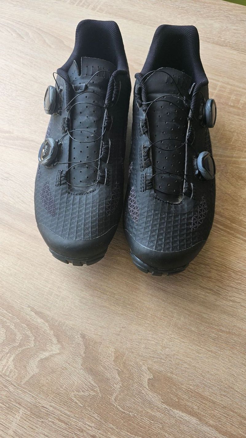 Giro Sector MTB pánské tretry Black/Dark Shadow velikost EU 44.5