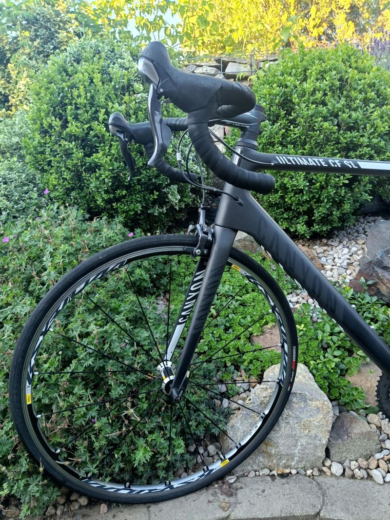 Canyon ULTIMATE CF SL 7, kompletní sada Ultegra, 7,3 kg