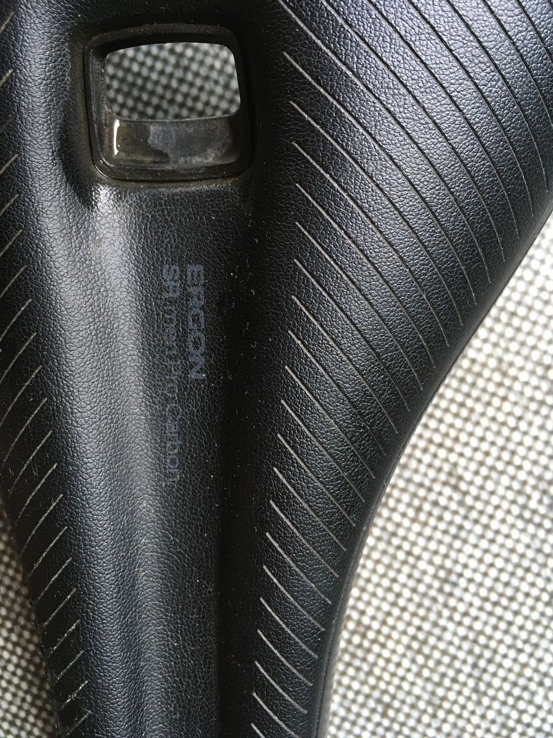 Ergon SR Pro Carbon Stealth 272 x 140 mm