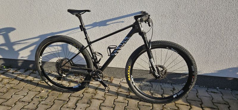 Canyon exceed cf slx 8, 9 kg vaha