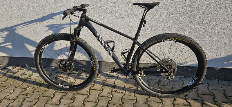 Canyon exceed cf slx 8, 9 kg vaha