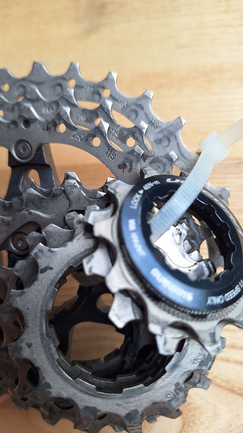 sada SHIMANO ULTEGRA + nový řetěz + nové brzdové desky