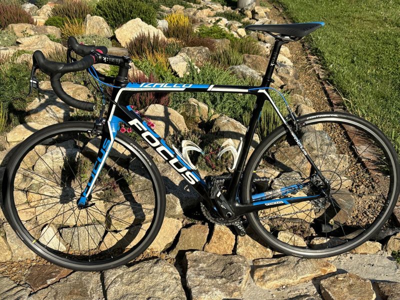 Prodám silničku Focus Izalco team SL model 2014