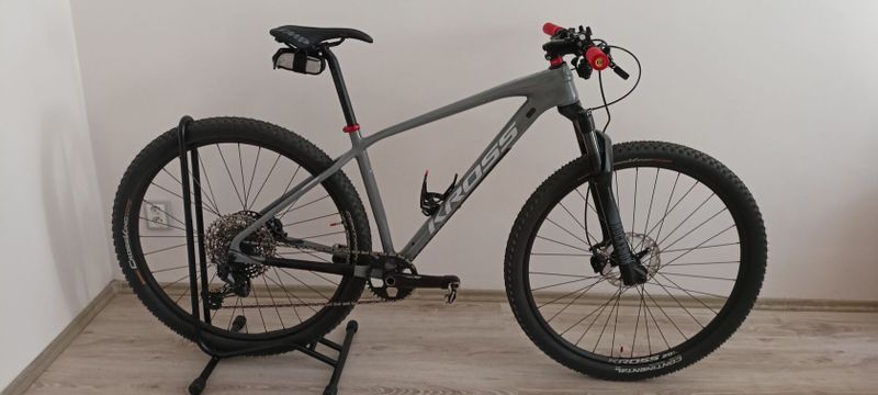 Prodám zánovní carbonové mtb 29 