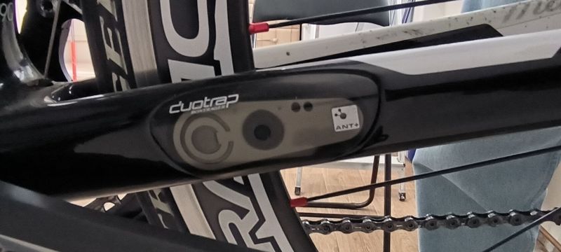 Prodám závodní silniční kolo Trek Madone 6.2 OCLV2 Carbon stav nového kola 