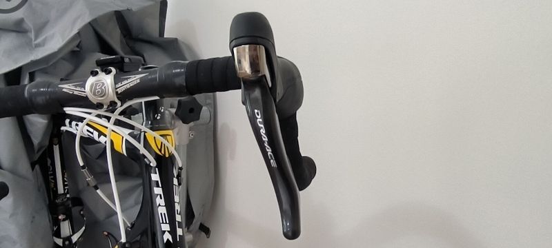 Prodám závodní silniční kolo Trek Madone 6.2 OCLV2 Carbon stav nového kola 