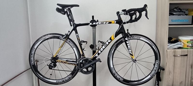 Prodám závodní silniční kolo Trek Madone 6.2 OCLV2 Carbon stav nového kola 