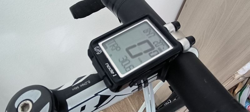 Prodám závodní silniční kolo Trek Madone 6.2 OCLV2 Carbon stav nového kola 