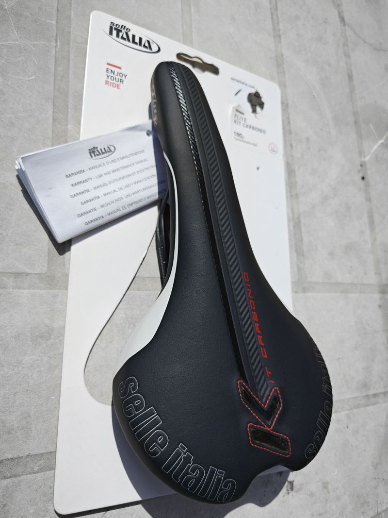 Selle Itália carbon