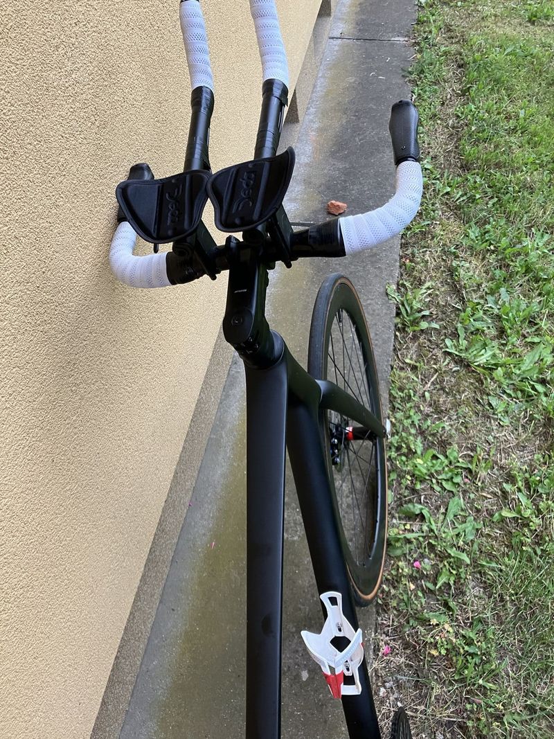 Karbon TT triatlon, Časovka, disk , Wattmetr, shimano 11 speed, karbonove kola bomtager