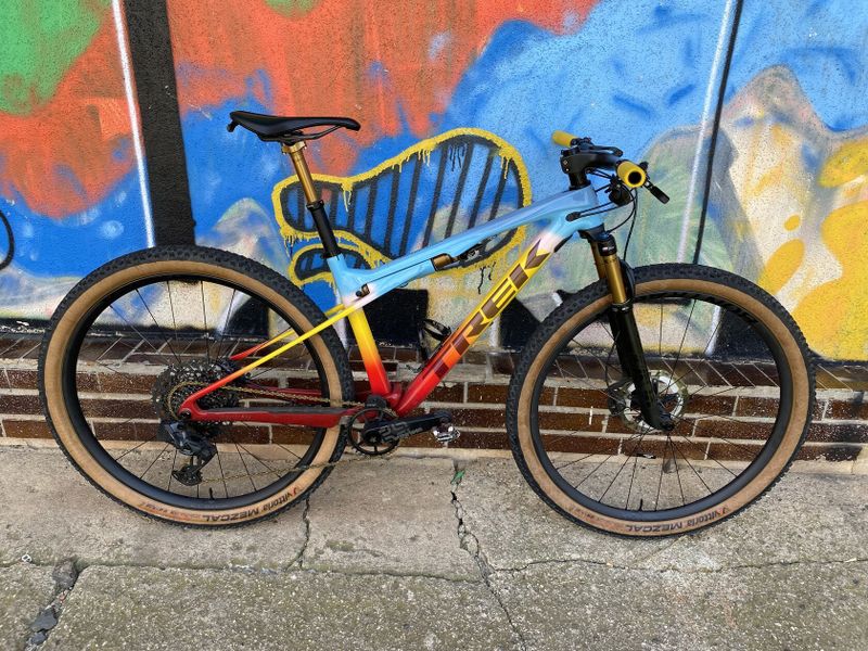 TREK SUPERCALIBER 9.8 AXS generace 1