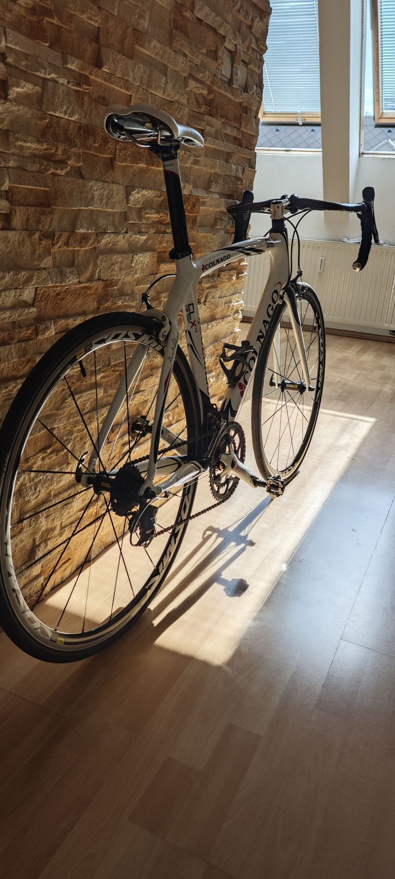 Prodám krásné karbonové COLNAGO CLX