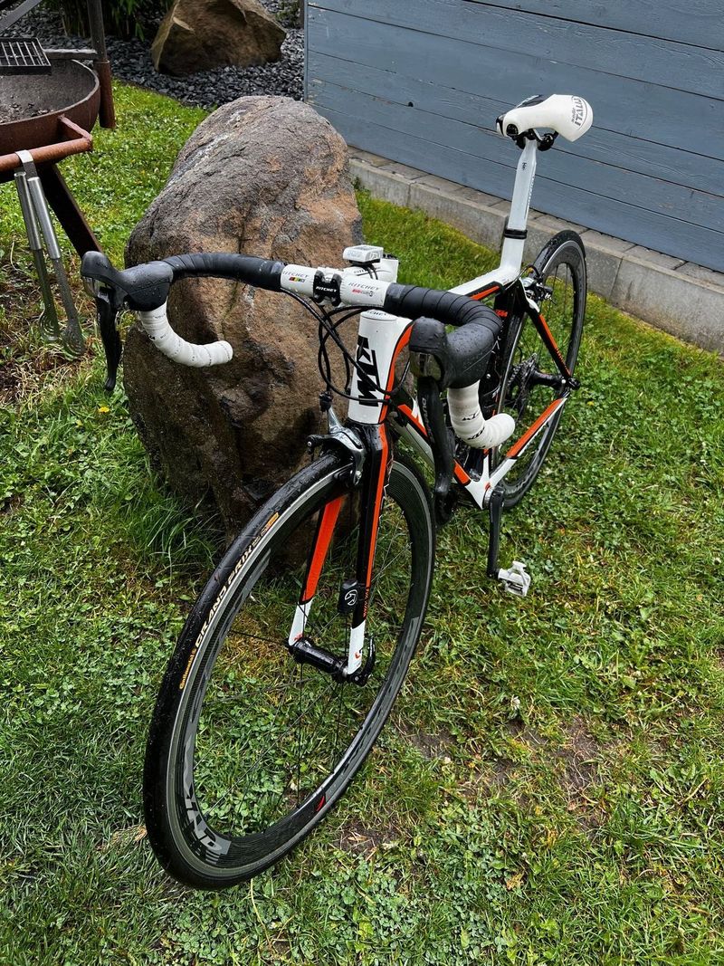 KTM Strada 6000 