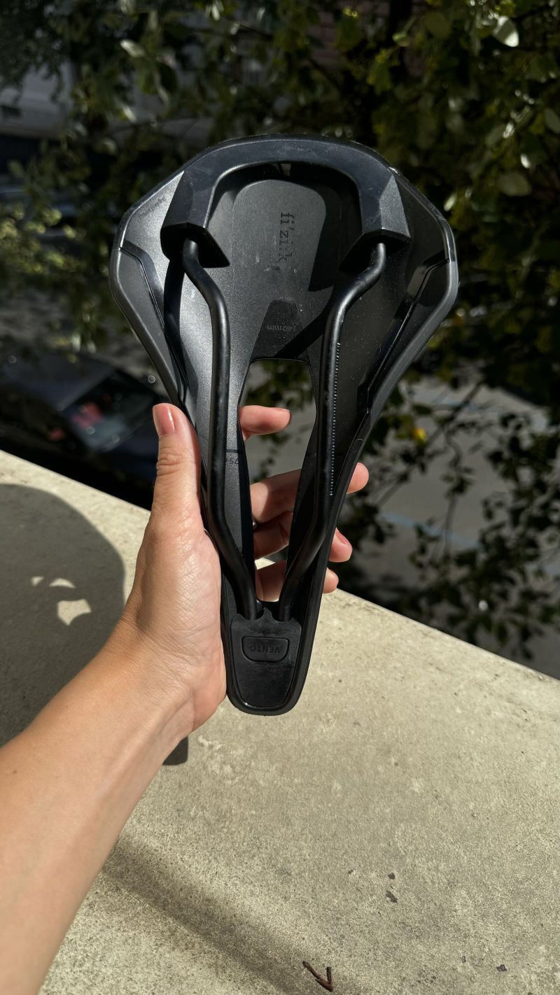 Fizik Vento Argo R5 140 mm sedlo