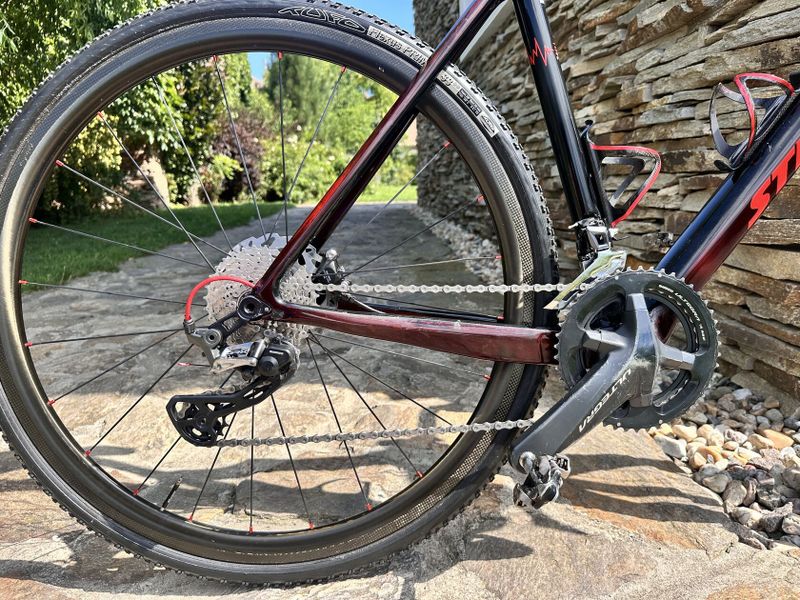 Stevens super prestige lava red 2022, vel. 52, karbon ráfky