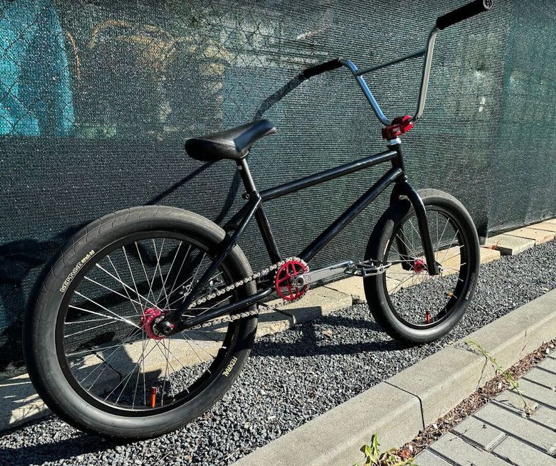 Prodám BMX - top komponenty