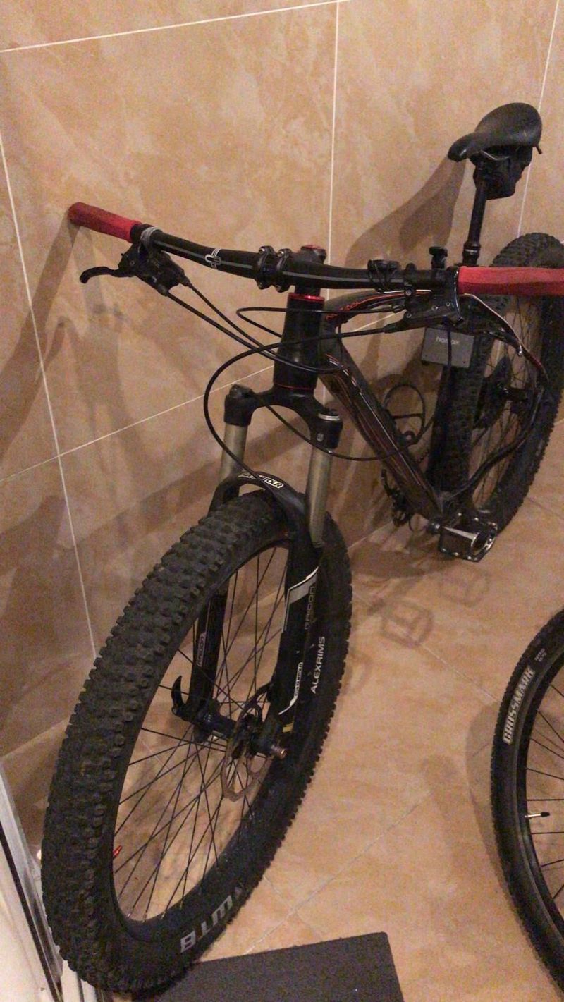 Pells Razzer - trail bike (plus plaste, teleskop sedlovka) has 