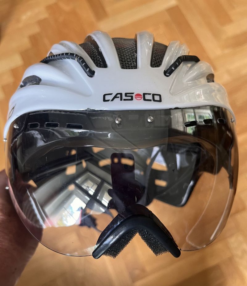 Triatlonová aero helma Casco RS