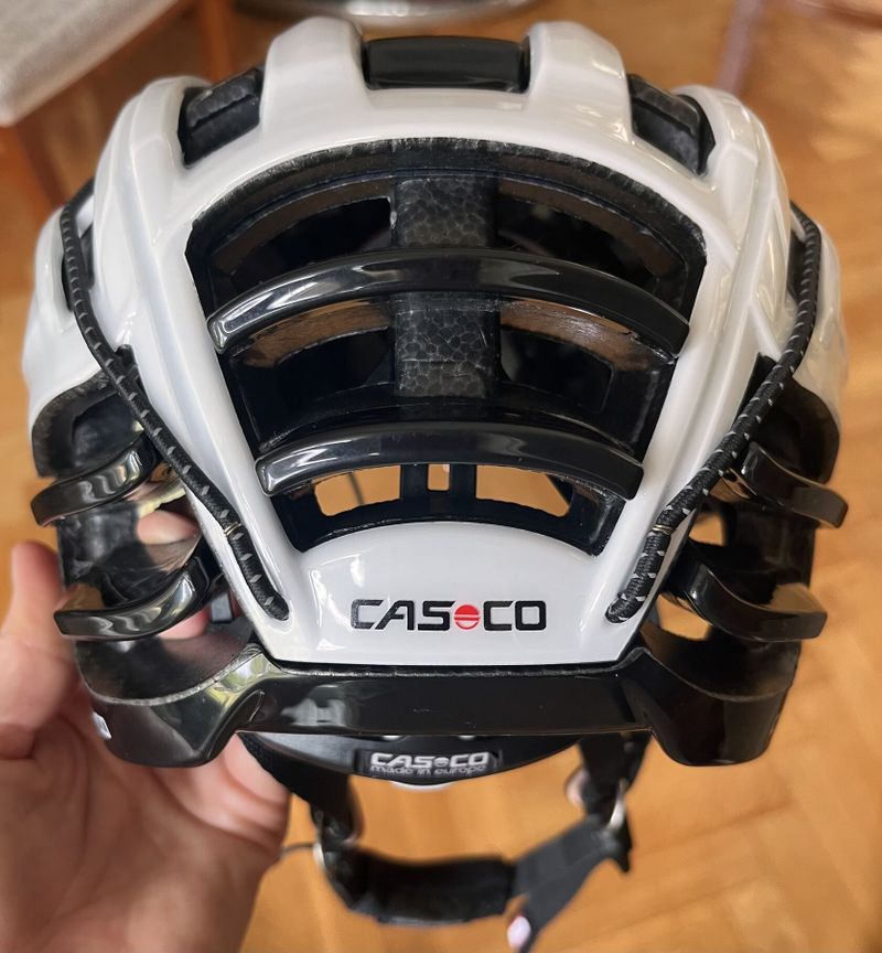 Triatlonová aero helma Casco RS