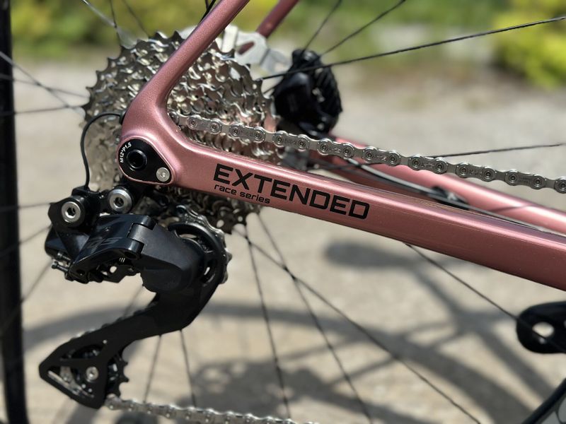 Extended Race One Shimano 105 Di2 2x12 