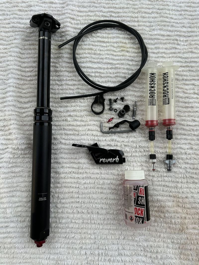 Prodám sedlovou Rock Shox C1