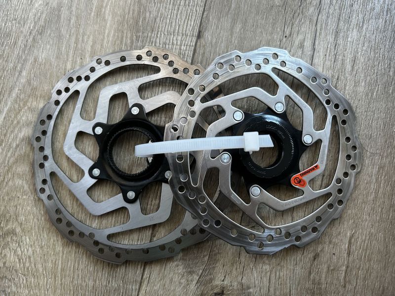 2x Brzdový kotouč Shimano SM-RT10