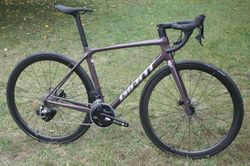 GIANT TCR Advanced Pro 1 Disc AX 2023 – závodní karbonová silnička - NOVÁ